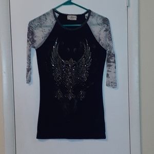 Quarter sleeve shirt